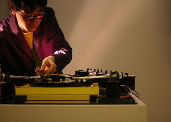 absurd_dj_turntable2
