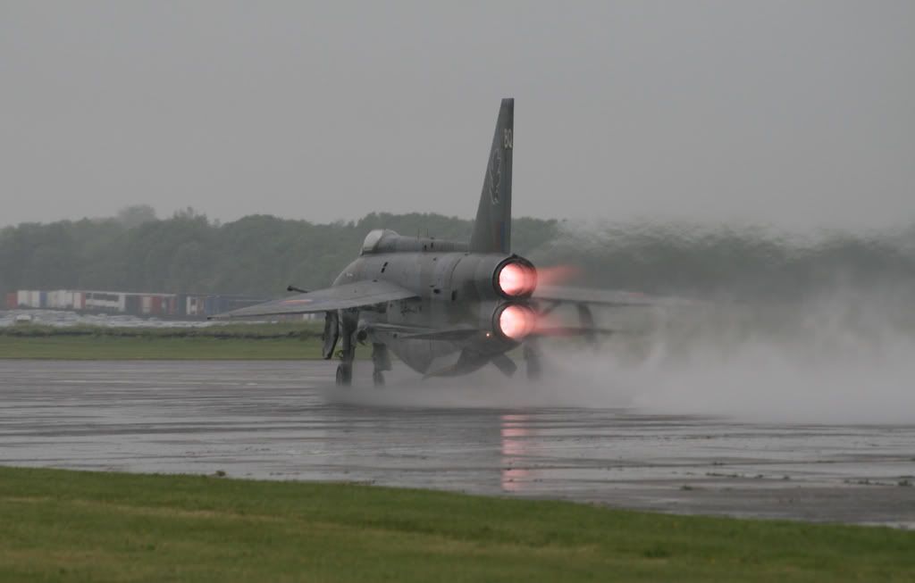 http://i202.photobucket.com/albums/aa195/Deano86/Bruntingthorpe033.jpg