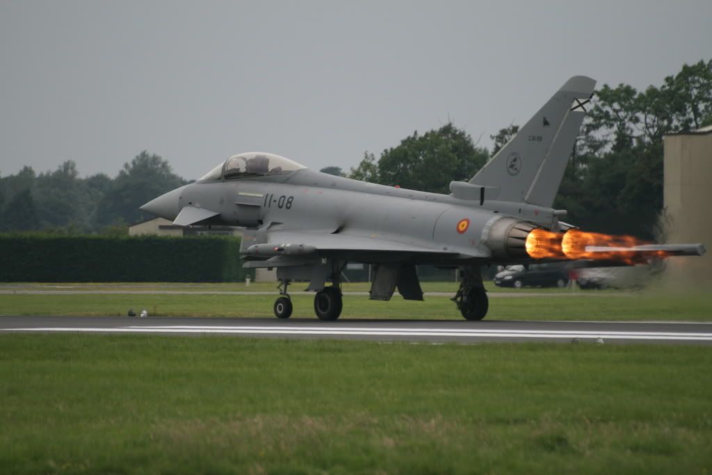 http://i202.photobucket.com/albums/aa195/Deano86/Fairford/Fairford168.jpg
