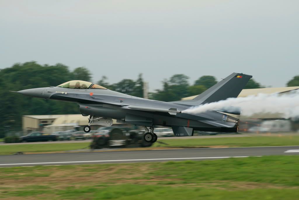 http://i202.photobucket.com/albums/aa195/Deano86/Fairford/Fairford306.jpg