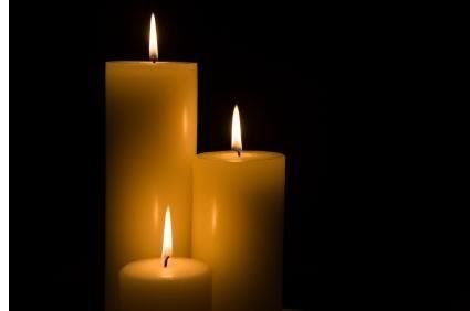 http://i202.photobucket.com/albums/aa209/khucthuydu_album/candle1.jpg