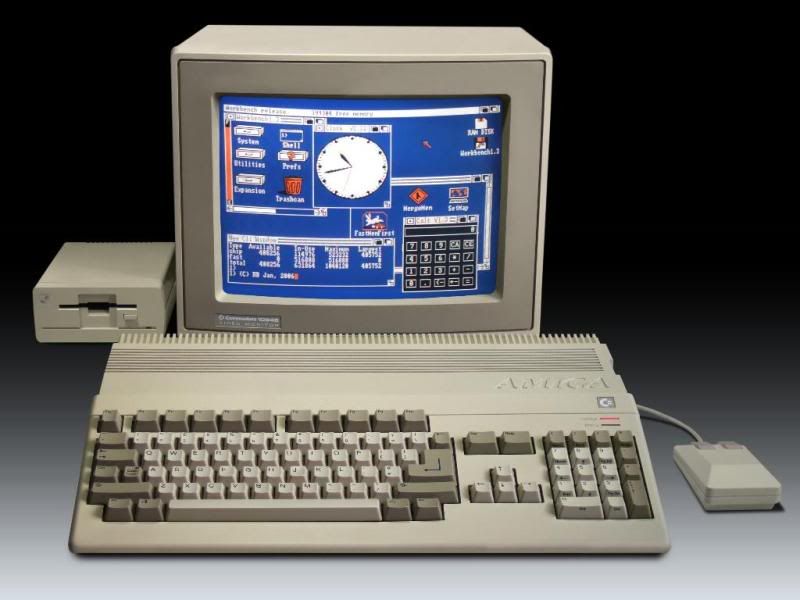 Компьютер Comodore Amiga впервые был продемонстрирован публике в 1984 году. Компьютер Comodore Amiga впервые был продемонстрирован публике в 1984 году.