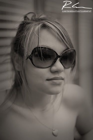 IMAGE: http://i202.photobucket.com/albums/aa276/castafotos/deidra1.jpg