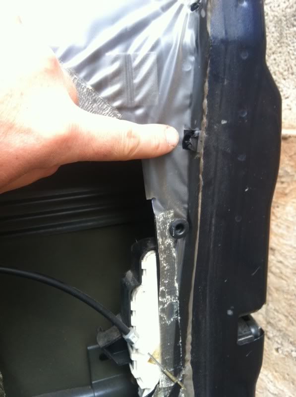 Discovery 2, Changing the door lock actuators LandyZone Land Rover