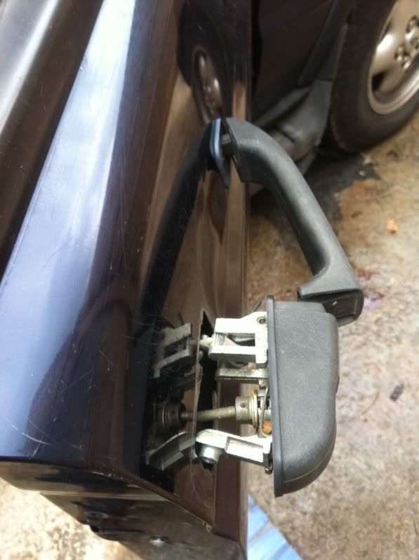 Discovery 2, Changing the door lock actuators LandyZone Land Rover