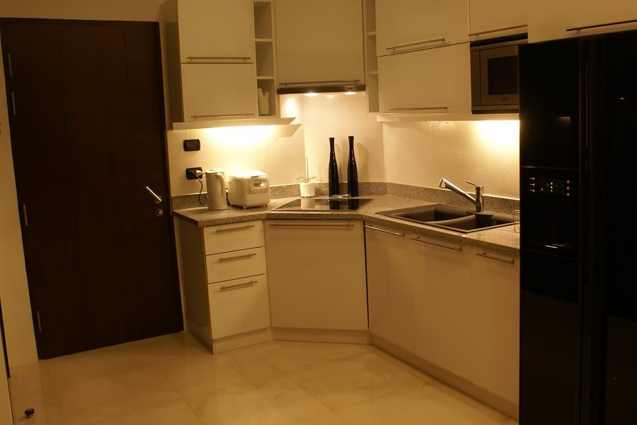 kitchen_2.jpg