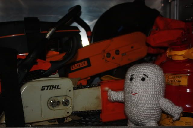 chainsaw, K-12 saw, gas can